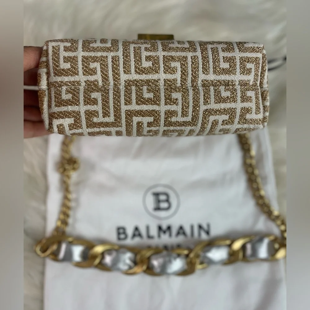Balmain
1945 Mini Monogram Jacquard Shoulder Bag - Picture 4 of 6